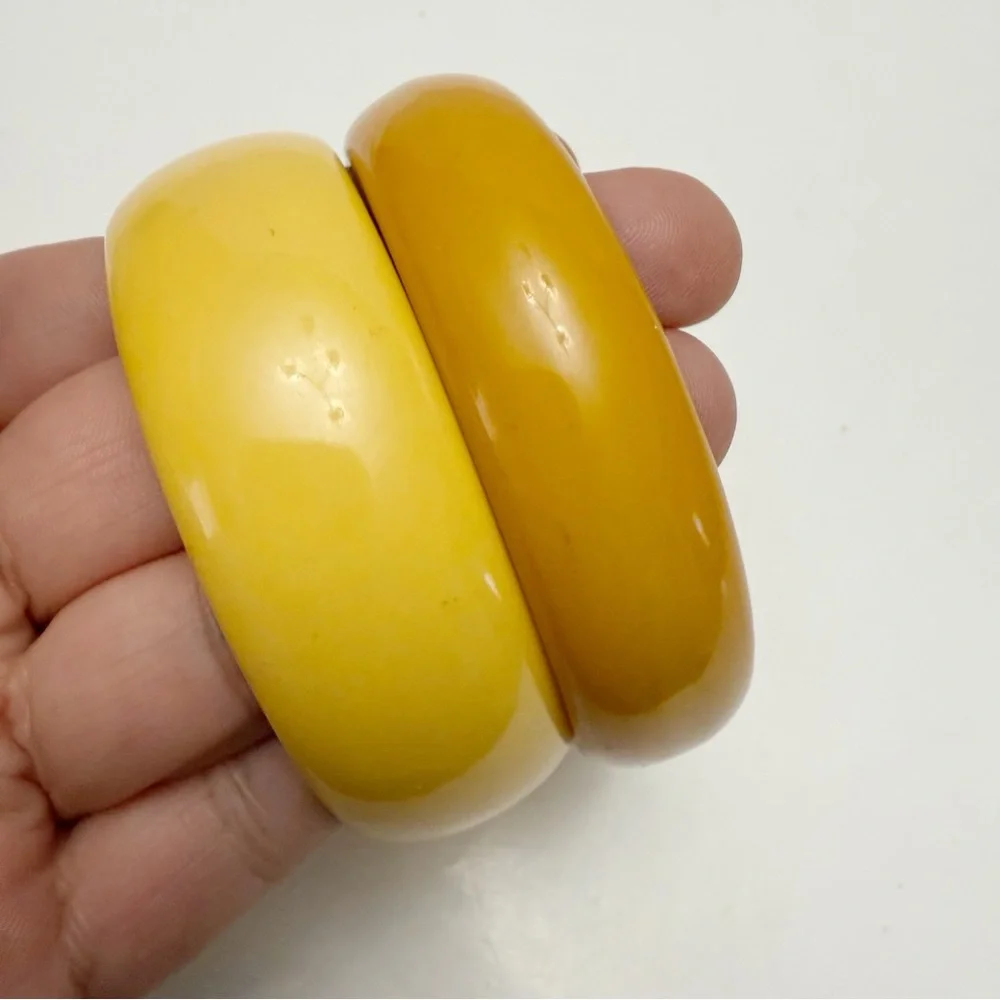 Vintage Set of 2 Butterscotch Yellow Bakelite Bangle Bracelets TESTED